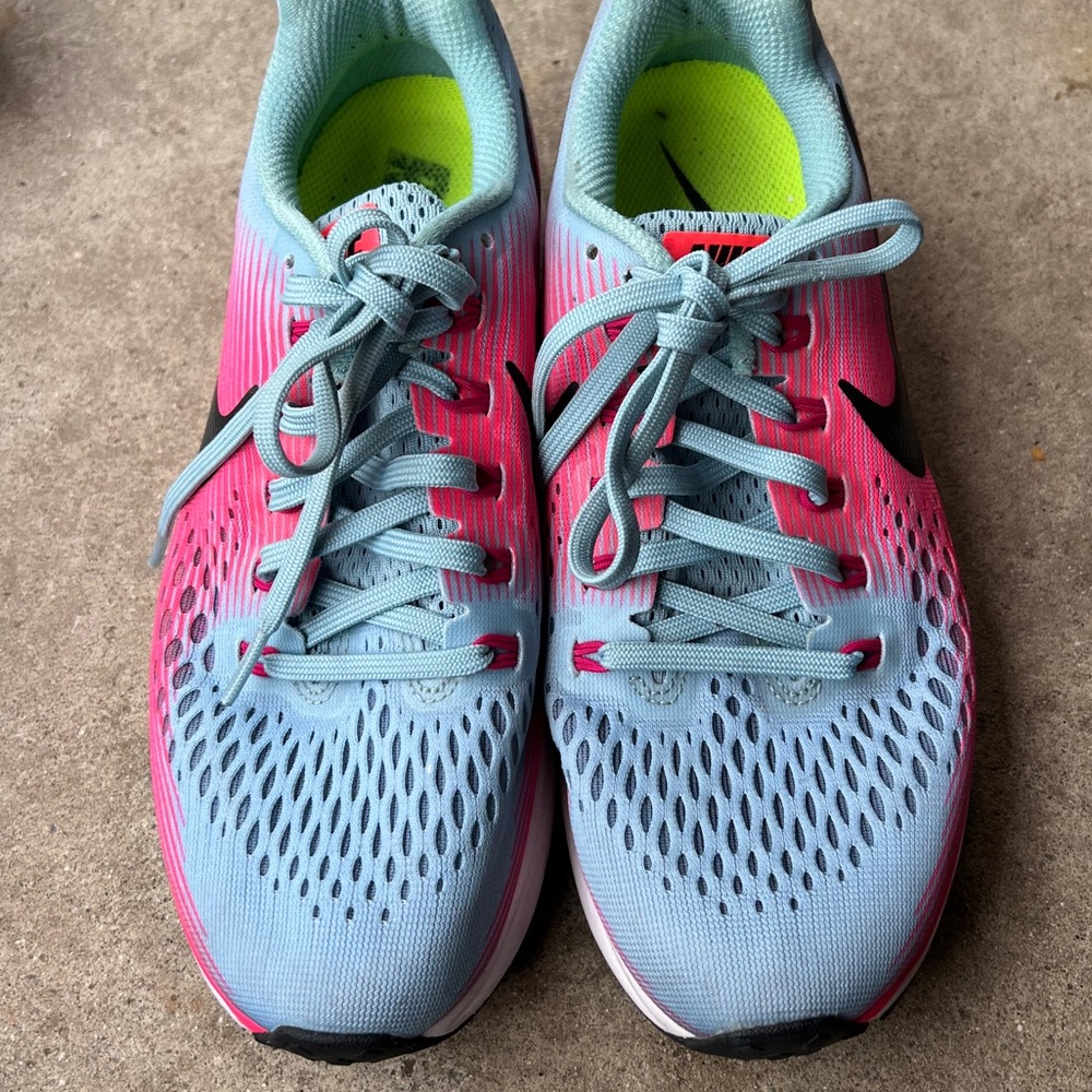 Air Zoom Pegasus 34 Women's Running Shoes Women’s Sz 7.5 MIKA BLUE PINK